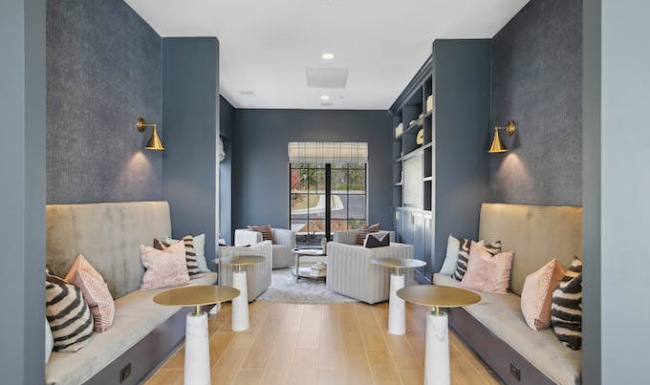 The Finch's library with ample lounge seating